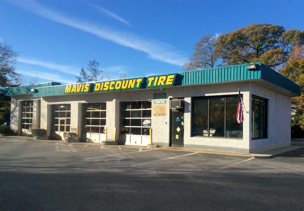 Mavis Discount Tire | 330 Maple Ave, Smithtown, NY 11787, USA | Phone: (631) 408-9093