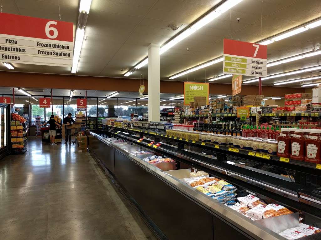 Grocery Outlet Bargain Market | 215 W Calaveras Blvd, Milpitas, CA 95035, USA | Phone: (408) 586-8205