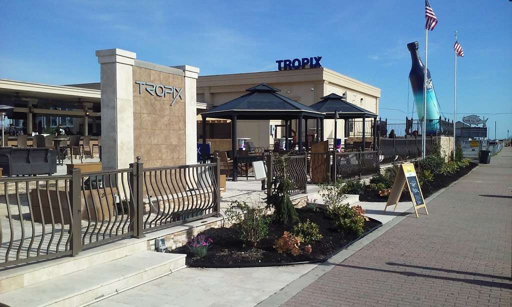 Tropix on the Mile | 395 Woodcleft Ave, Freeport, NY 11520, USA | Phone: (516) 623-8767