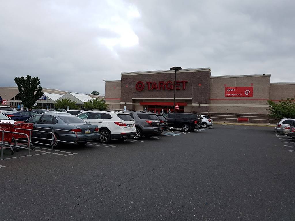 Target | 401 Easton Rd, Warrington, PA 18976, USA | Phone: (215) 491-5370