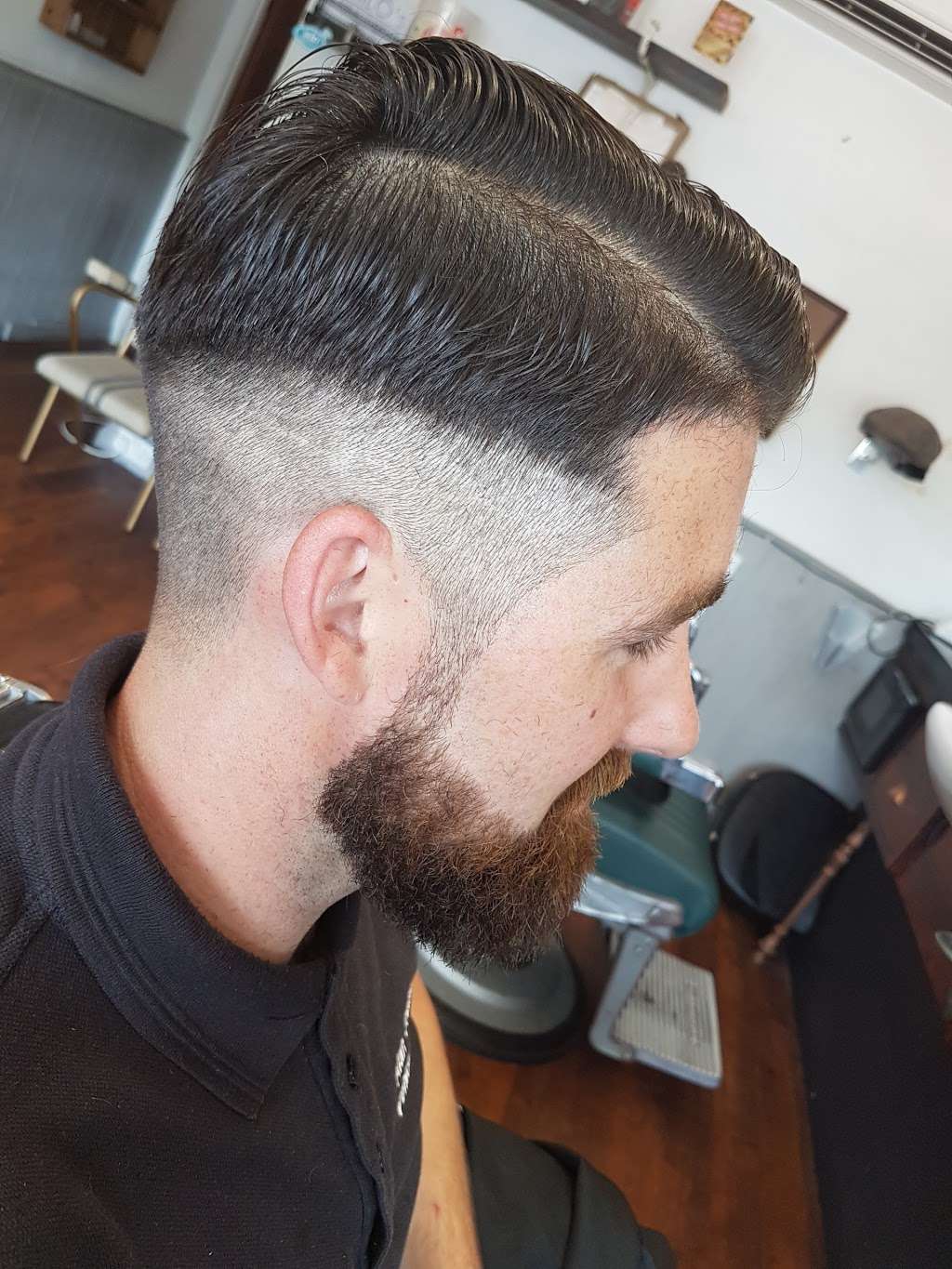 Milos Barbers | 16 London Rd, Dunton Green, Sevenoaks TN13 2UE, UK | Phone: 01732 469638