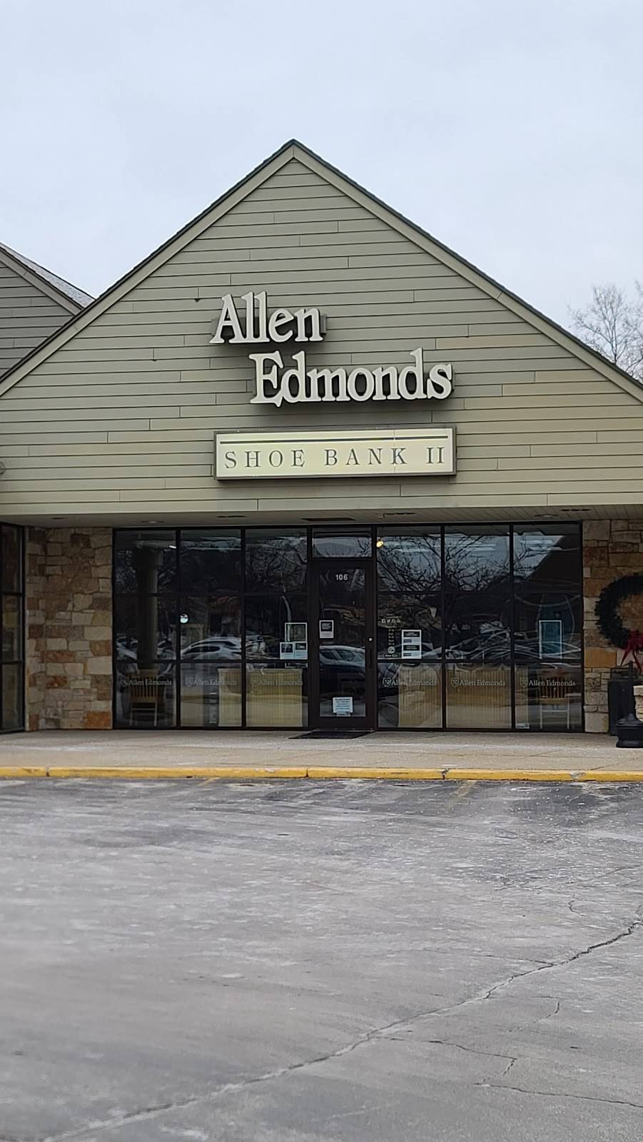 Allen Edmonds | 18900 W Bluemound Rd #15, Brookfield, WI 53045, USA | Phone: (262) 957-3422