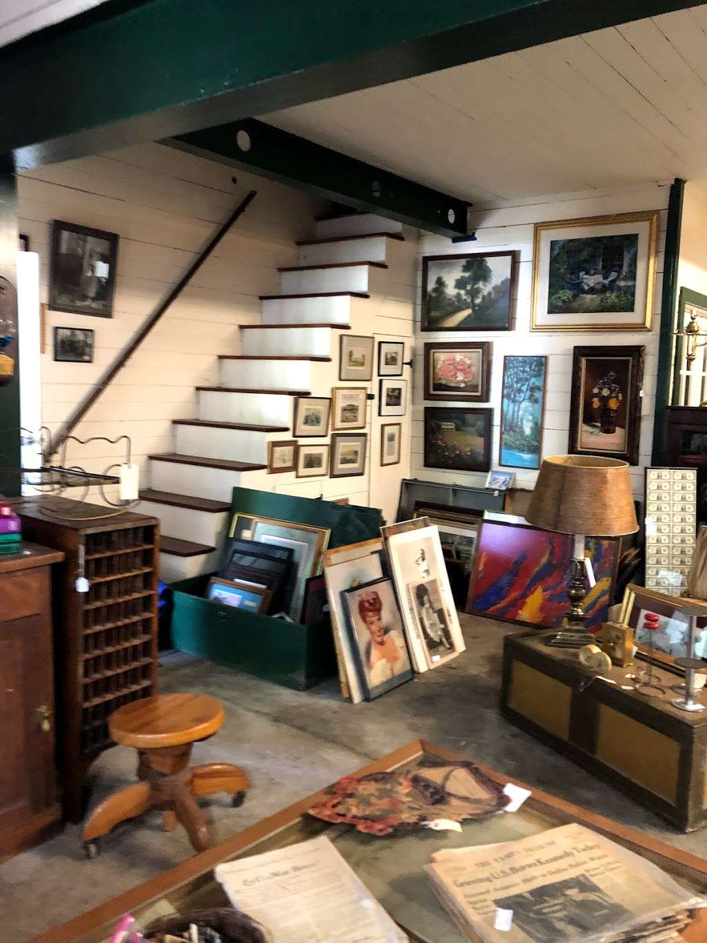 Copper Fox Antiques | 7 River Ln, Sperryville, VA 22740, USA | Phone: (540) 987-8800