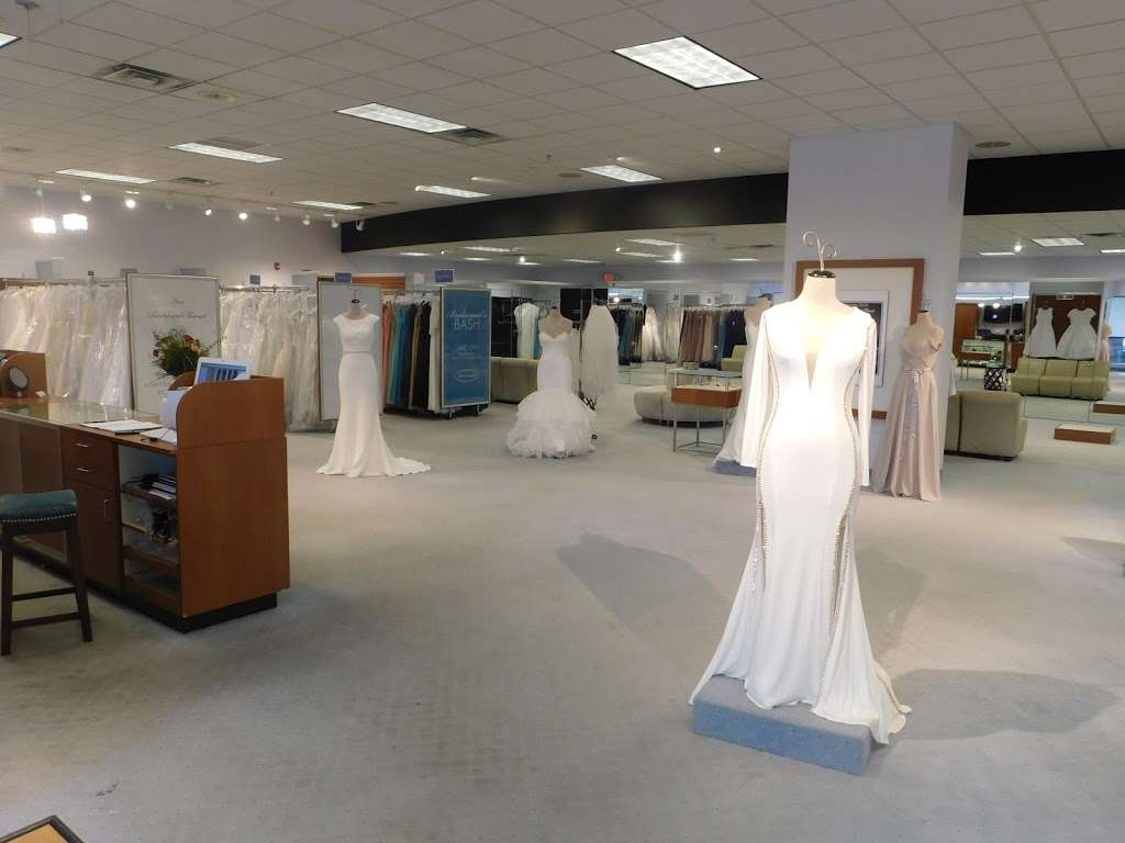 Aria Bridal and Formal | 2180 MacArthur Rd, Whitehall, PA 18052, USA | Phone: (610) 841-2995