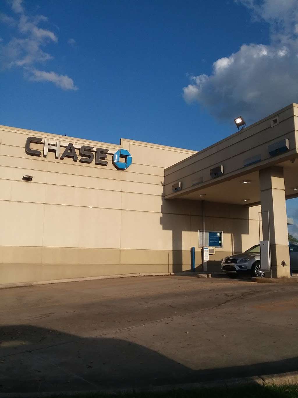 Chase Bank | 9150 Chimney Rock Rd Ste 100, Houston, TX 77096, USA | Phone: (713) 729-6401