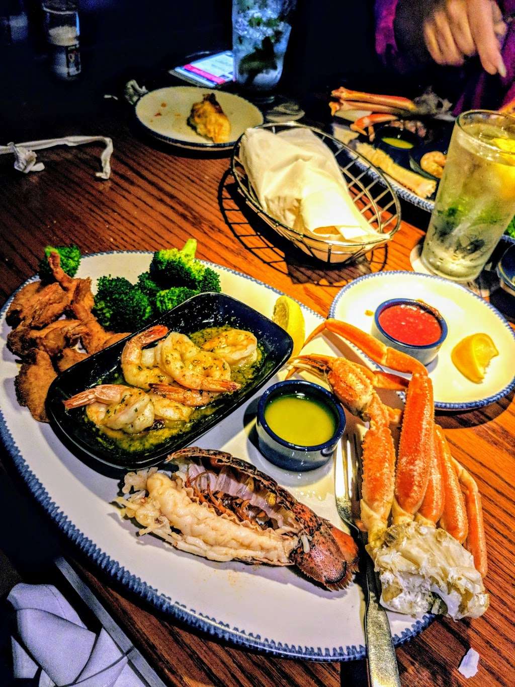 Red Lobster | 4717 I-10, Baytown, TX 77521, USA | Phone: (281) 421-5656