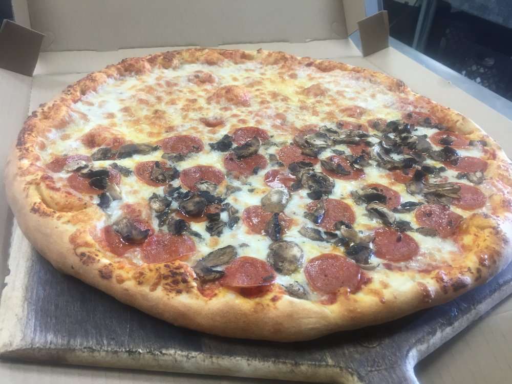 Giant Bronx Pizza | 8790 Cuyamaca St suite h, Santee, CA 92071, USA | Phone: (619) 938-4951