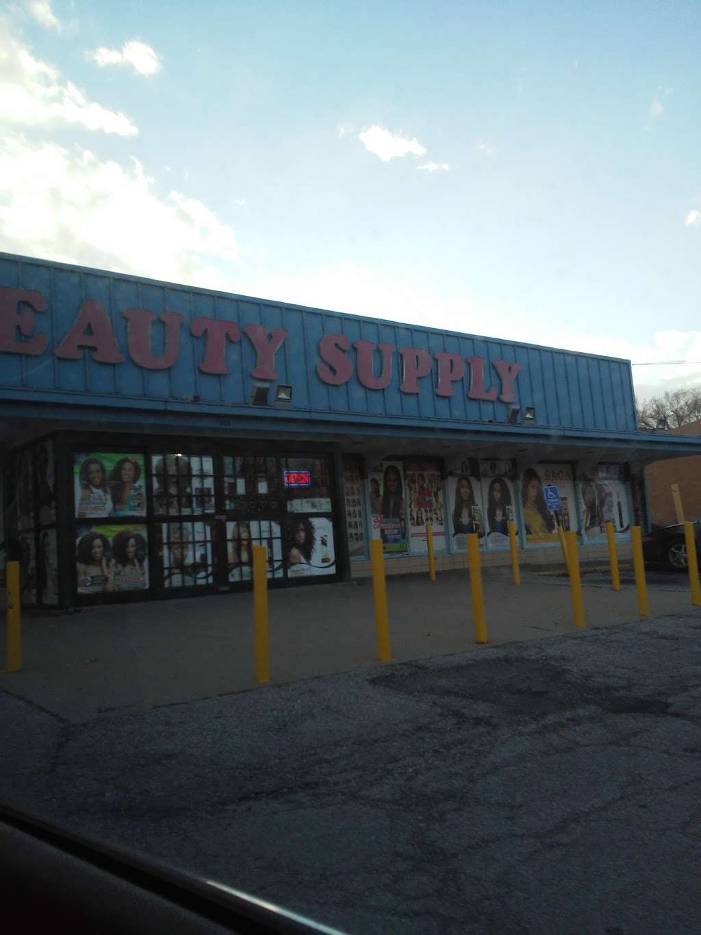 A Q Beauty Supply | 3136 N Stadium Dr, Kansas City, MO 64128, USA | Phone: (816) 861-7068