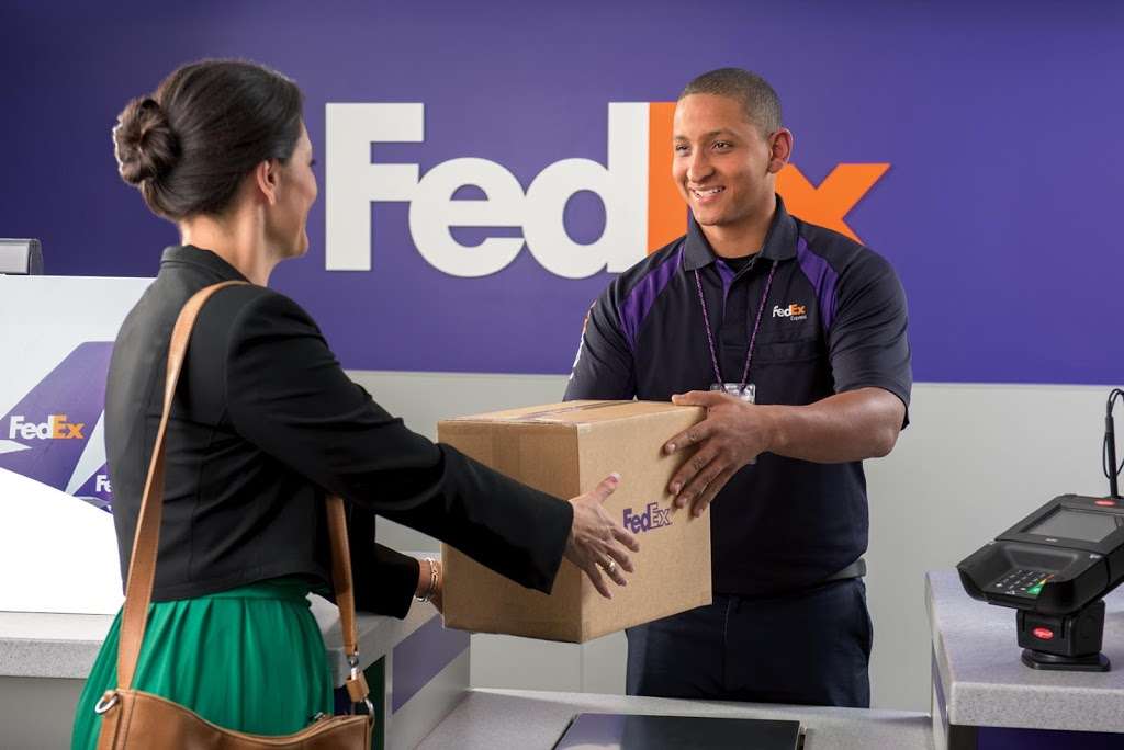 FedEx Ship Center | 285 S Leland Norton Way, San Bernardino, CA 92408, USA | Phone: (800) 463-3339