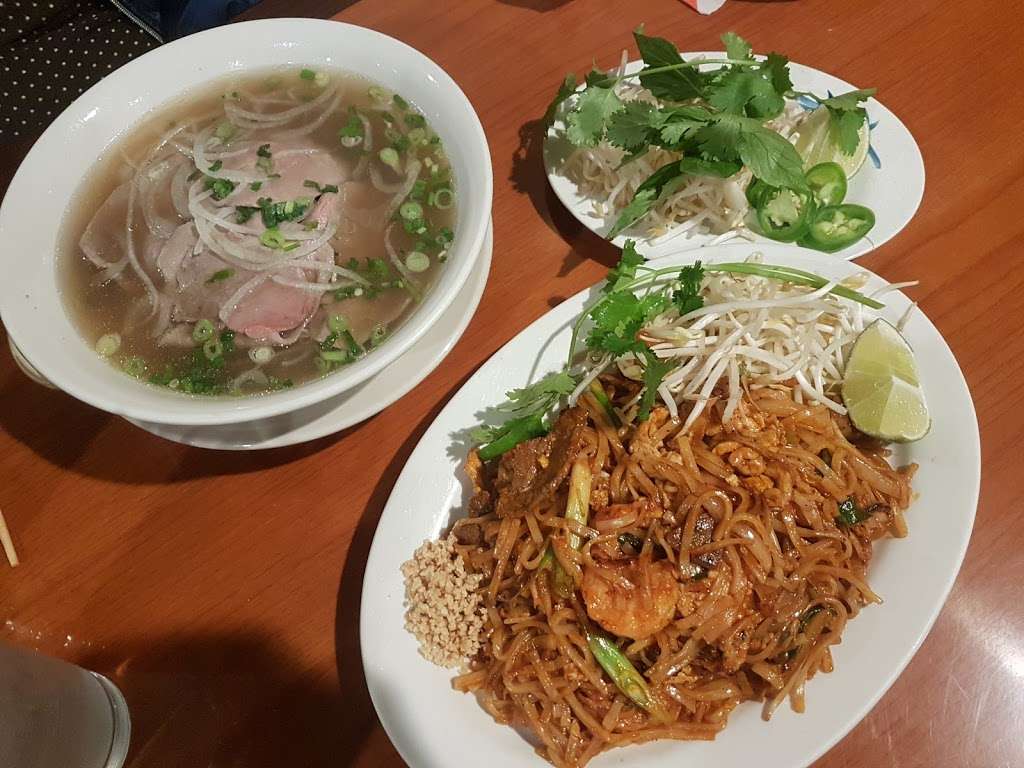 Pho 4 Star Vietnamese Restaurant Universal City | 2921 Pat Booker Rd, Universal City, TX 78148, USA | Phone: (210) 659-2568