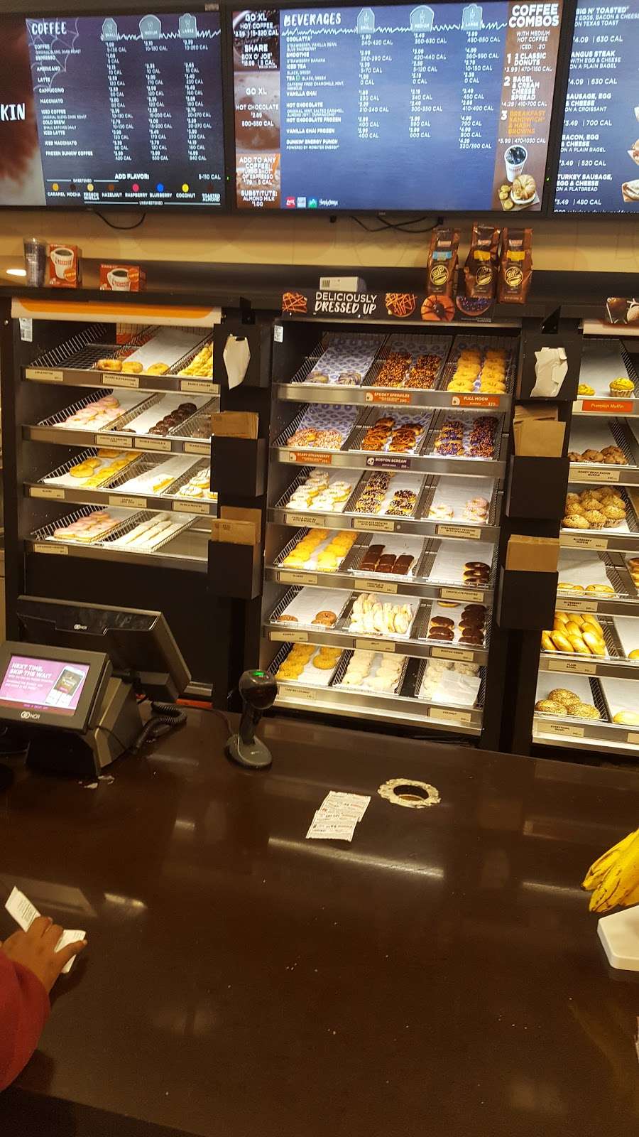 Dunkin Donuts | 1465 W 95th St, Chicago, IL 60643, USA | Phone: (773) 941-8586