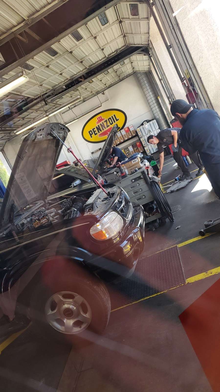 Jiffy Lube | 2727 N Scottsdale Rd, Scottsdale, AZ 85257, USA | Phone: (480) 947-7705