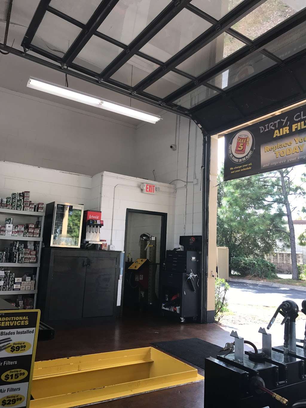 Take 5 Oil Change | 1634 Taylor Rd, Port Orange, FL 32128, USA | Phone: (386) 256-1876