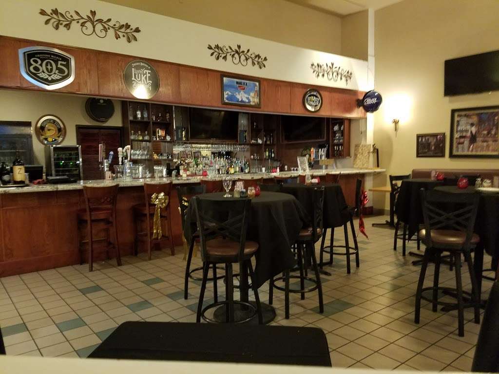 Ginos Italian Restaurant | 44960 Valley Central Way, Lancaster, CA 93536, USA | Phone: (661) 942-1300