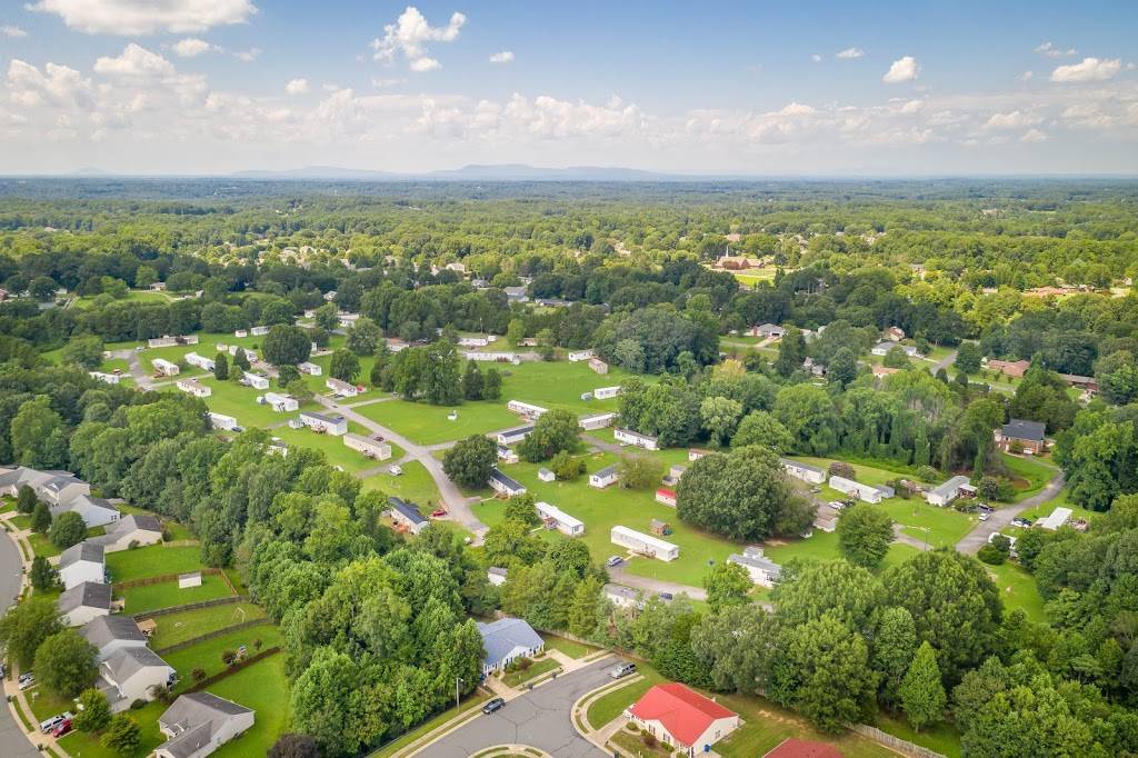 Piney Grove Estates Mobile Homes | 55 plus Retirement & Senior Community | 912 Piney Grove Rd #54, Kernersville, NC 27284, USA | Phone: (844) 749-7625