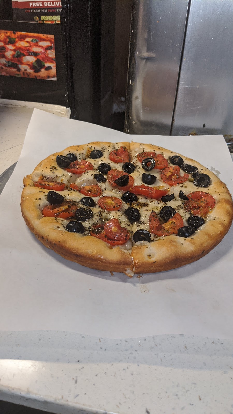 Riossi Pizza | 4417 Broadway, New York, NY 10040, USA | Phone: (212) 304-2333