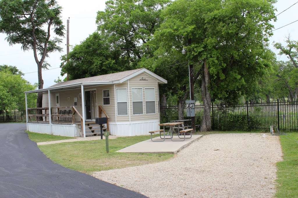 Travelers World RV Resort | 2617 Roosevelt Ave, San Antonio, TX 78214, USA | Phone: (210) 532-8310