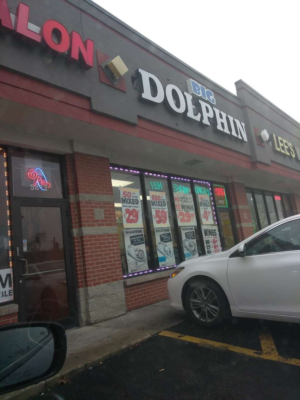 Big Dolphin | 5810 W North Ave, Chicago, IL 60639, USA | Phone: (773) 622-6054