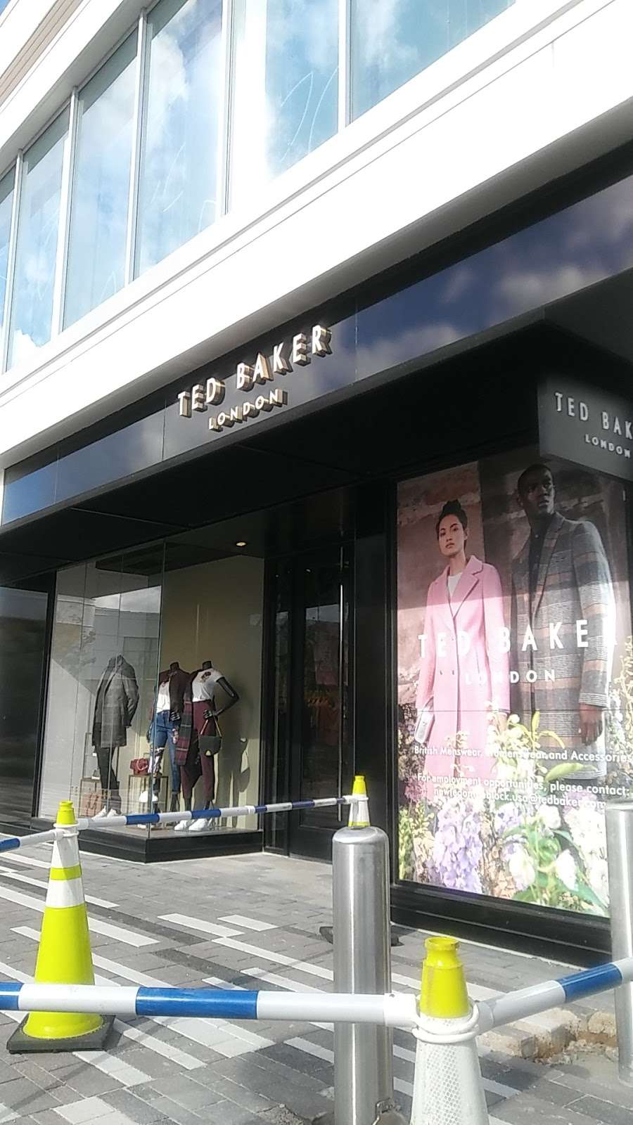 Ted Baker | 100 Oakbrook Center space 2016, Oak Brook, IL 60523, USA | Phone: (630) 861-2011