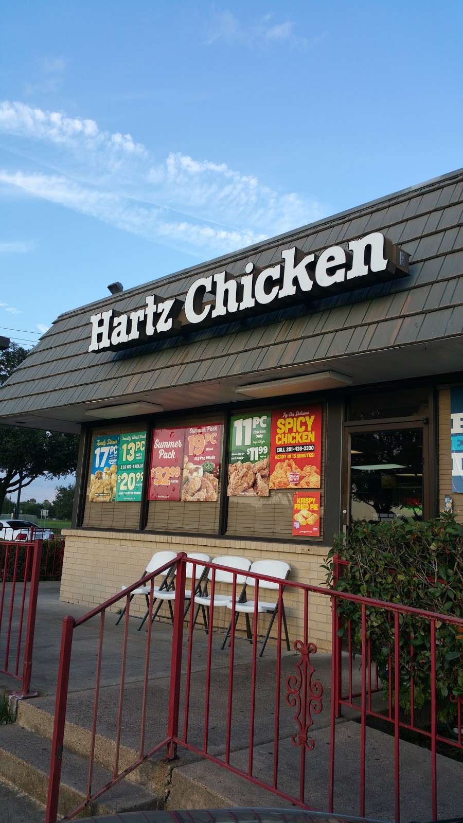 Hartz Chicken Buffet | 1655 Cartwright Rd, Missouri City, TX 77489, USA | Phone: (281) 438-3330