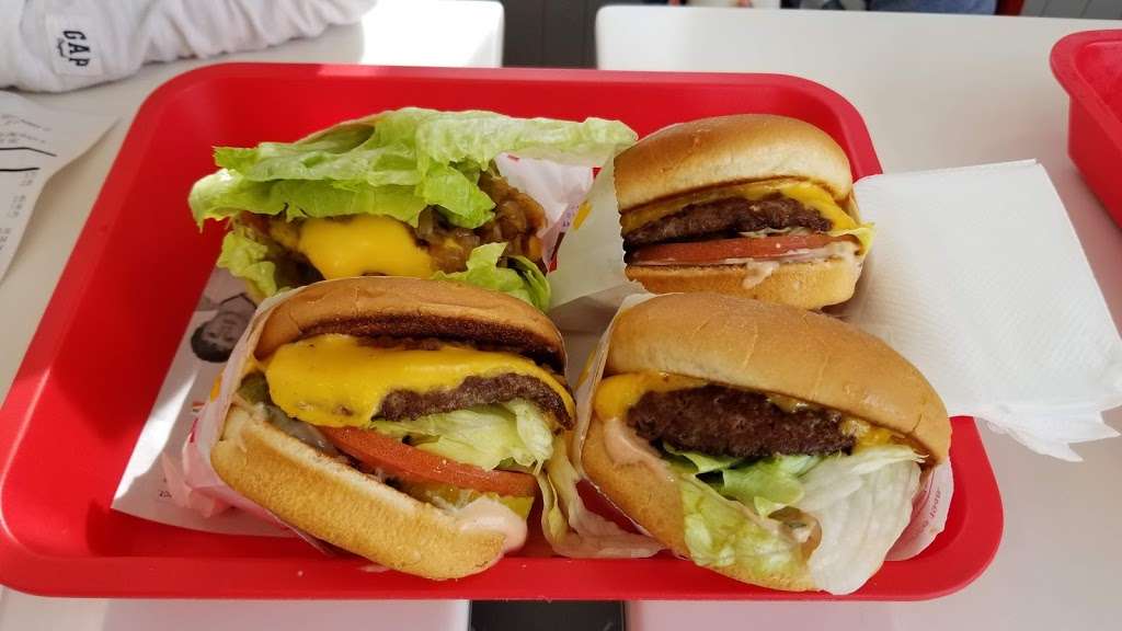 In-N-Out Burger | 7691 E Carson St, Long Beach, CA 90808, USA | Phone: (800) 786-1000