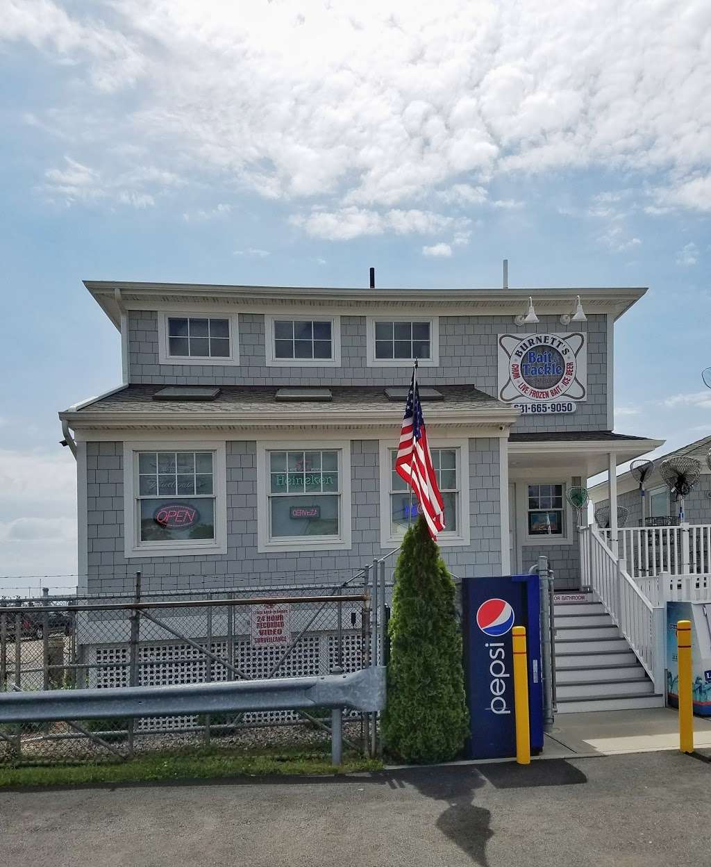 Burnetts Marina - Bait & Tackle | 16 Bayview Ave, Bay Shore, NY 11706, USA | Phone: (631) 665-9050