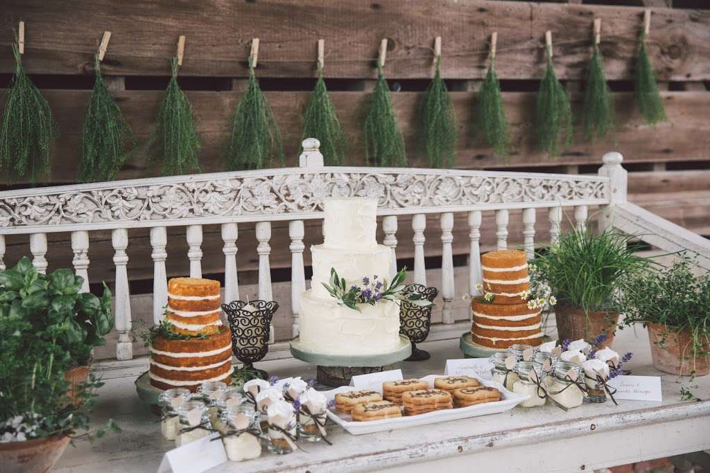 Ever After Wedding Cakes | Downs Valley, Hartley, Sevenoaks DA3 7RA, UK | Phone: 07940 704136