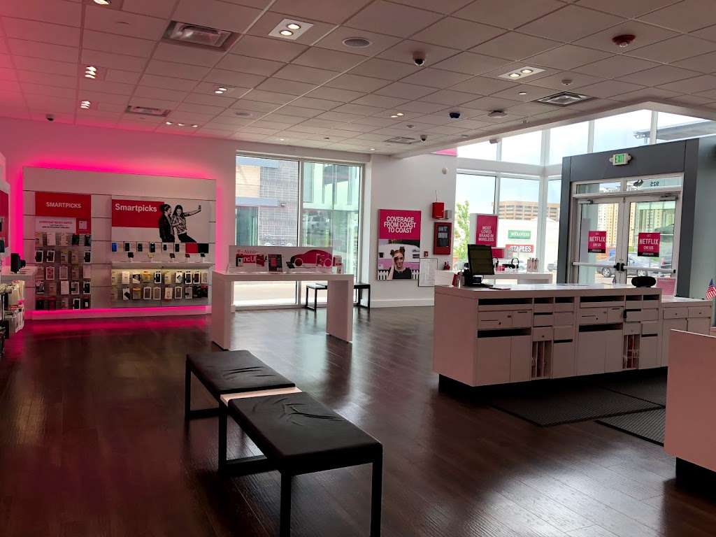 T-Mobile | 925 S Colorado Blvd, Denver, CO 80246, USA | Phone: (720) 506-5568