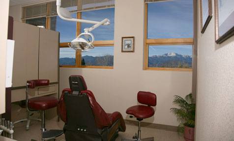 Flintridge Dental Center: Utke Calvin D DDS & Dr. Kirsten Ziuchk | 5770 Flintridge Dr # 210, Colorado Springs, CO 80918, USA | Phone: (719) 593-8701