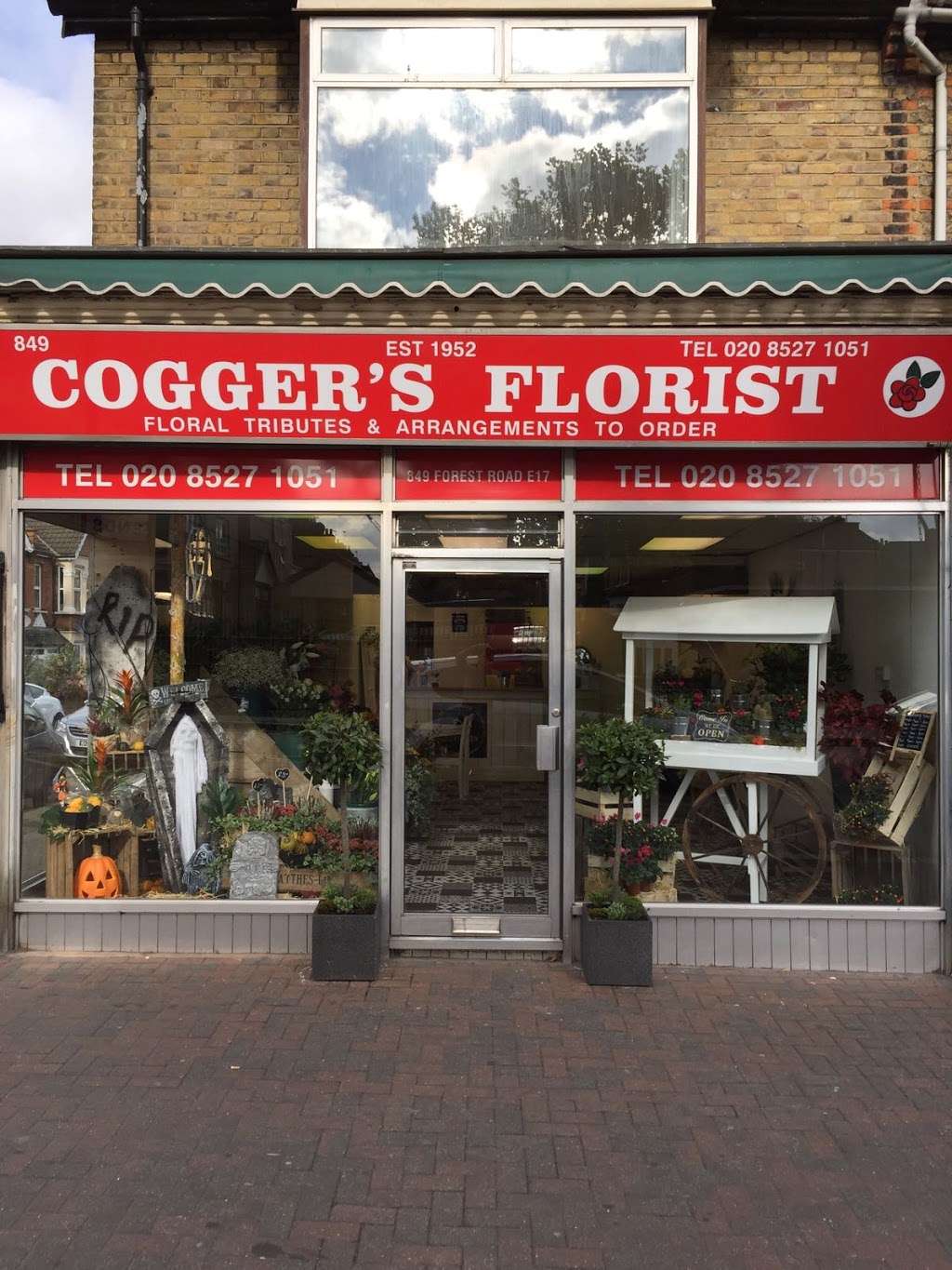 Coggers in Bloom | 849 Forest Rd, Walthamstow, London E17 4AT, UK | Phone: 020 8527 1051