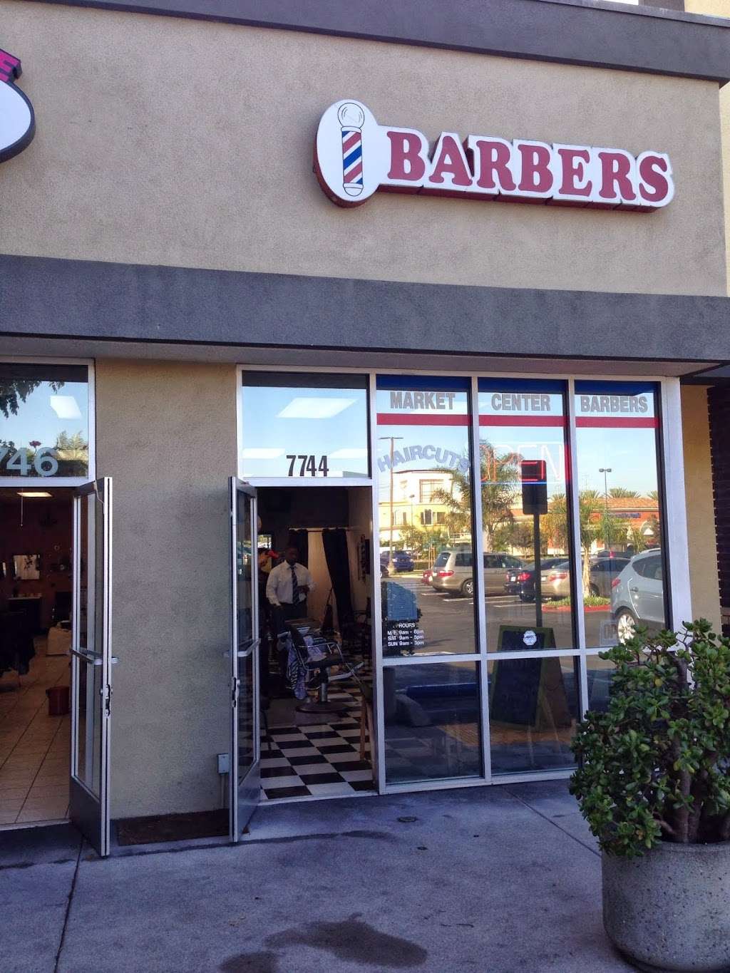 Market Center Barbers | 7744 Edinger Ave, Huntington Beach, CA 92647, USA | Phone: (714) 847-9146