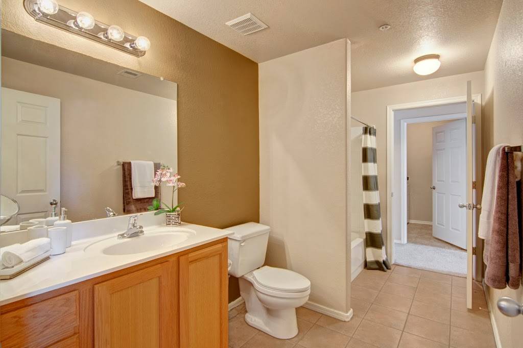 Dobson Towne Centre Apartment Homes | 1817 N Dobson Rd, Chandler, AZ 85224, USA | Phone: (480) 565-6463