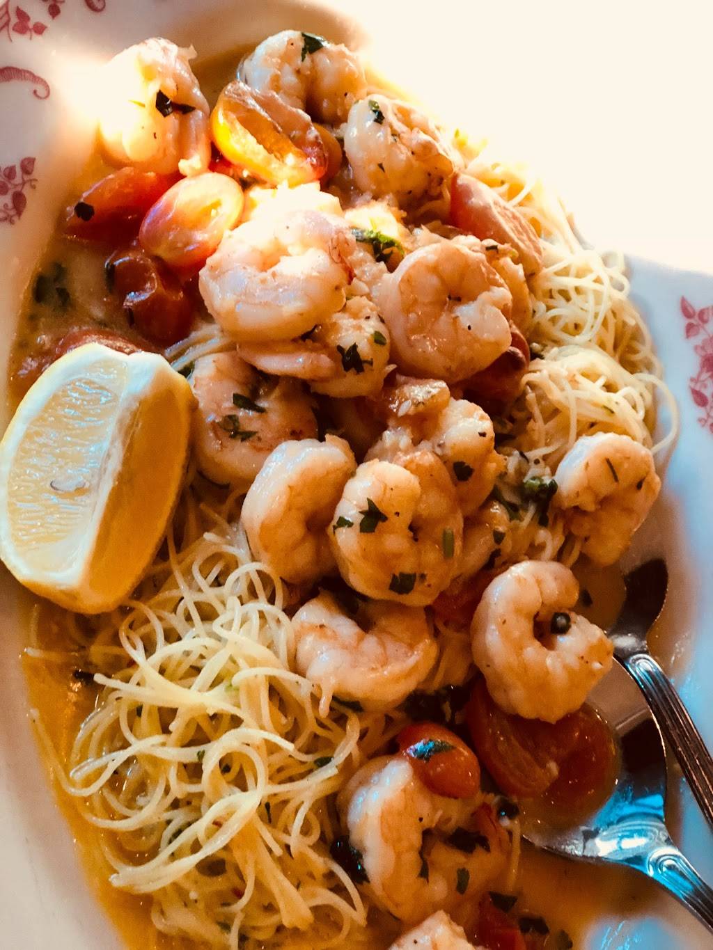 Maggianos Little Italy | 3200 S Las Vegas Blvd, Las Vegas, NV 89109, USA | Phone: (702) 732-2550