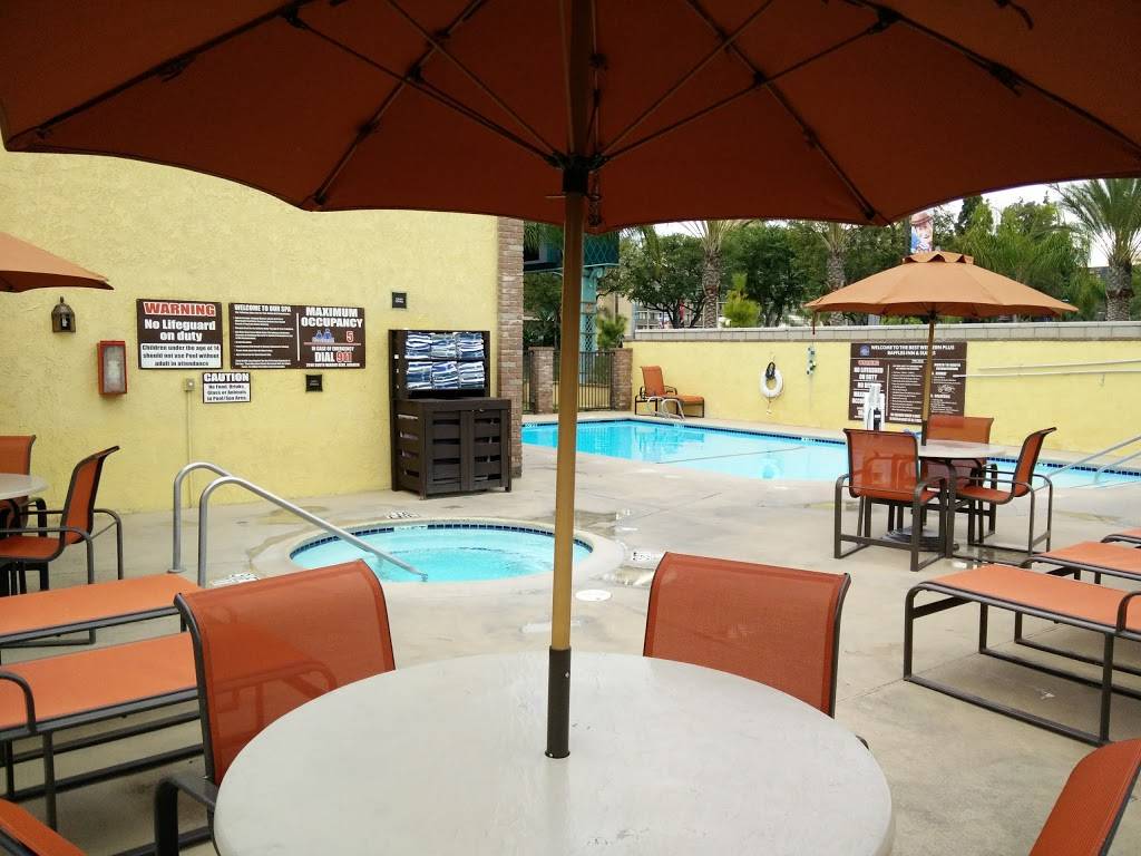 Best Western Plus Raffles Inn & Suites | 2040 S Harbor Blvd, Anaheim, CA 92802, USA | Phone: (714) 750-6100