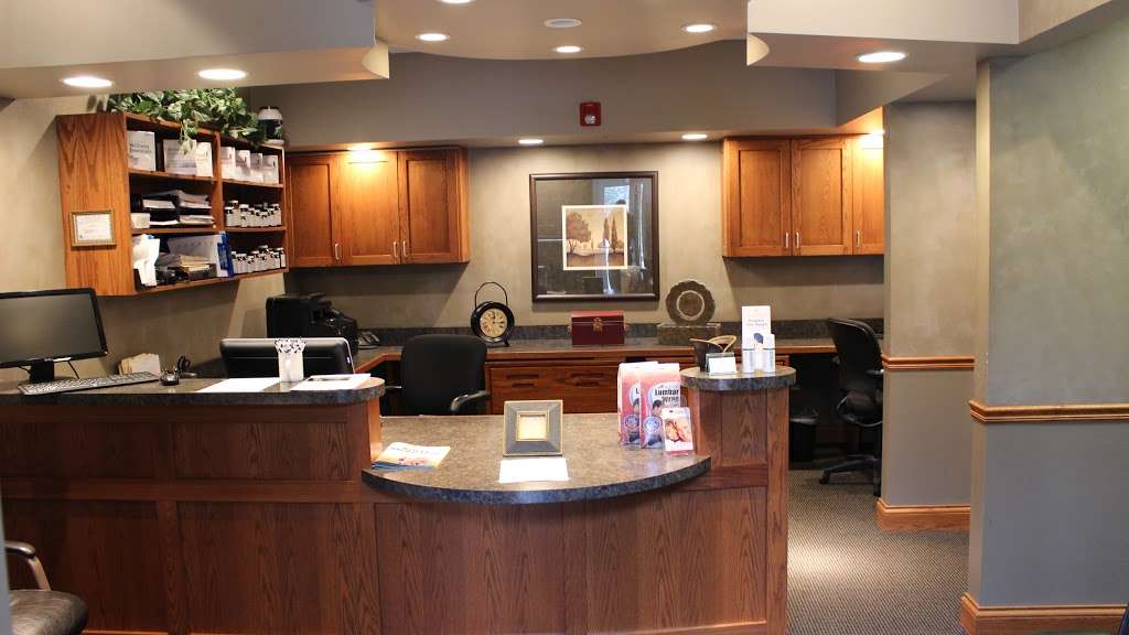 Algonquin Chiropractic Center | 2210 N Huntington Dr, Algonquin, IL 60102, USA | Phone: (847) 854-2000