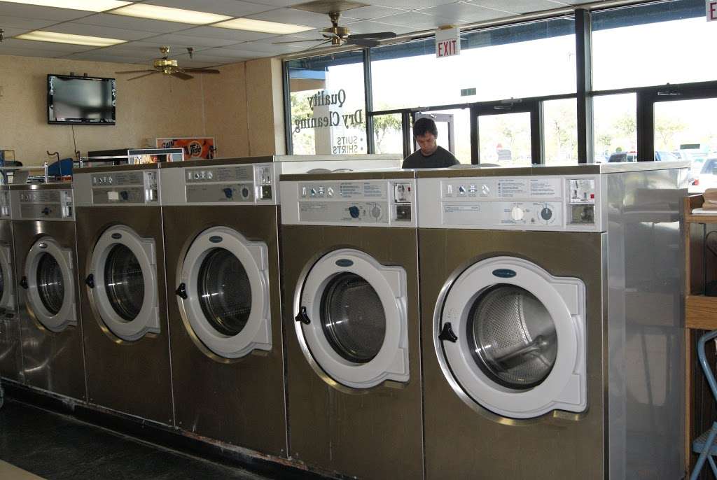 Seminole Center Laundromat | 3691 S Orlando Dr, Sanford, FL 32773, USA | Phone: (407) 323-9885