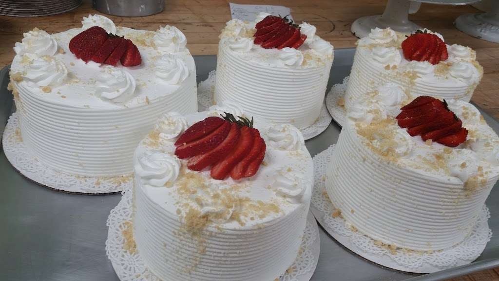 Dream Cakes Bakery | 399 E Main St, Jefferson Valley, NY 10535, USA | Phone: (914) 734-2253