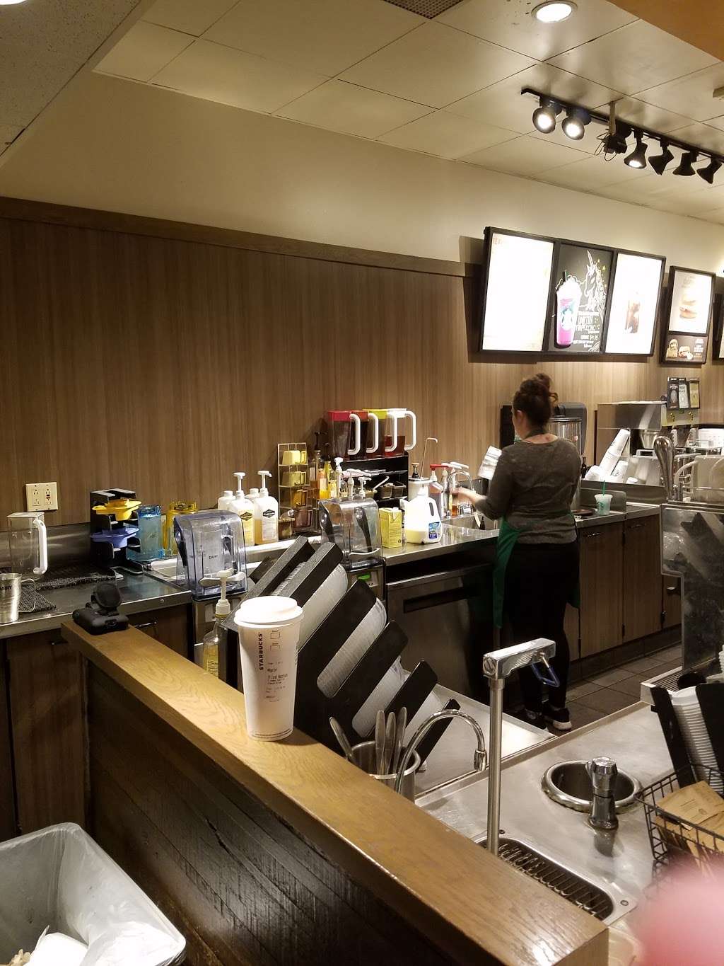 Starbucks | 774 Route 1 N, Iselin, NJ 08830, USA | Phone: (732) 596-9112