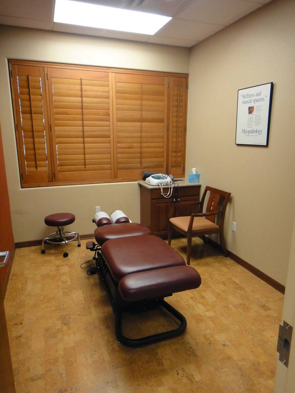 Lundgren Chiropractic | 805 E Warner Rd, Chandler, AZ 85225, USA | Phone: (480) 732-0442