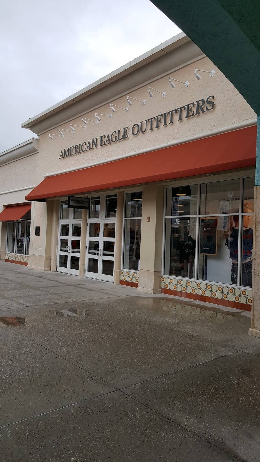 American Eagle Outlet | 8200 Vineland Ave Suite 101, Orlando, FL 32821, USA | Phone: (321) 677-0159