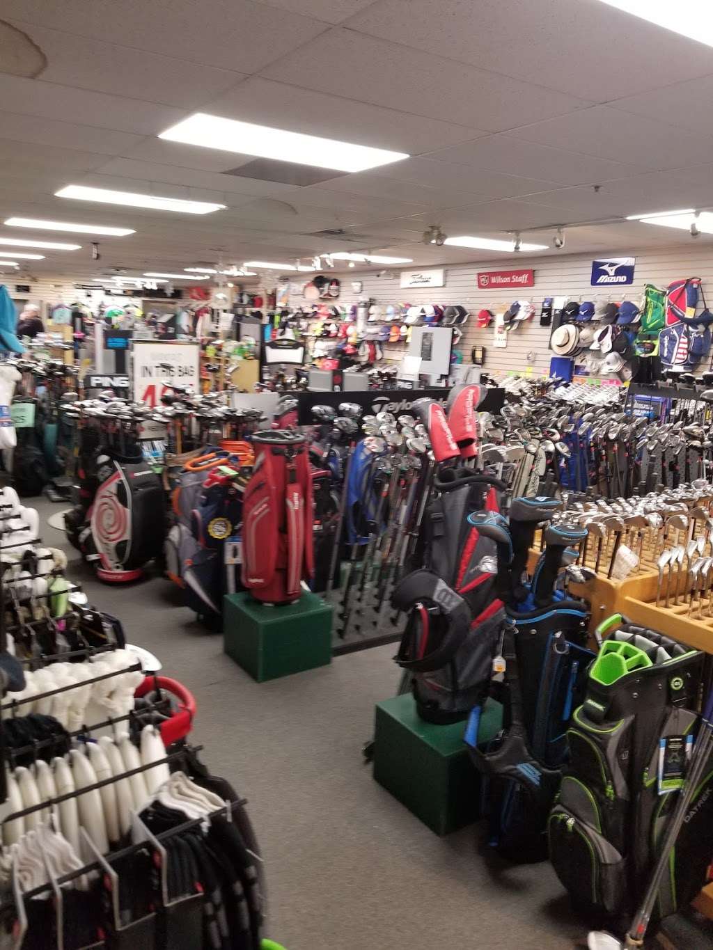 Whirlaway Golf Running-Sports | 500 Merrimack St, Methuen, MA 01844, USA | Phone: (978) 688-8356