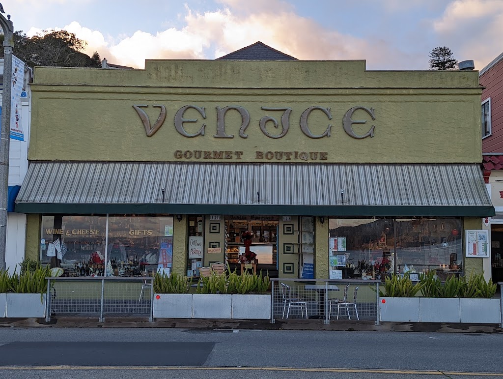 Versailles | 605 Bridgeway, Sausalito, CA 94965, USA | Phone: (415) 424-4359