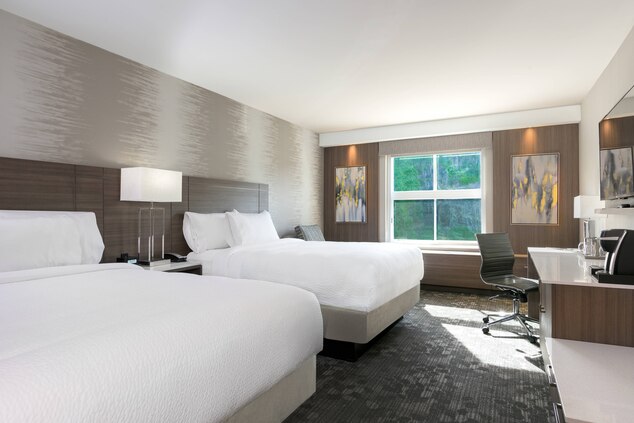 Courtyard by Marriott Edgewater NYC Area | 3 Pembroke Pl, Edgewater, NJ 07020, USA | Phone: (201) 945-5440