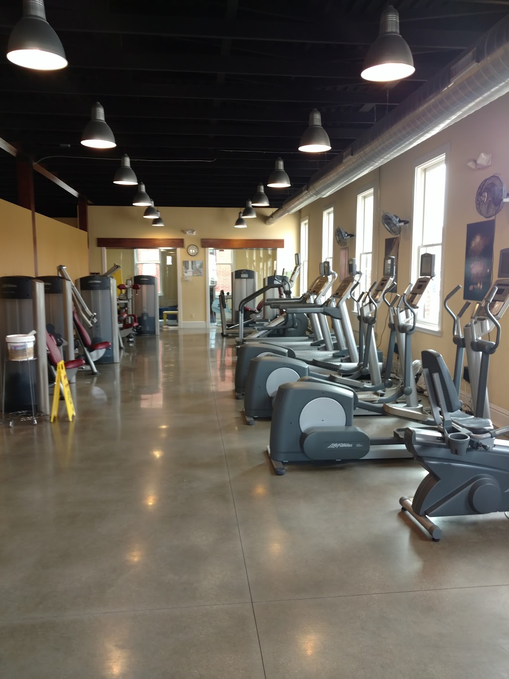 New Town Fitness | 3333 Rue Royale, St Charles, MO 63301, USA | Phone: (636) 916-2000