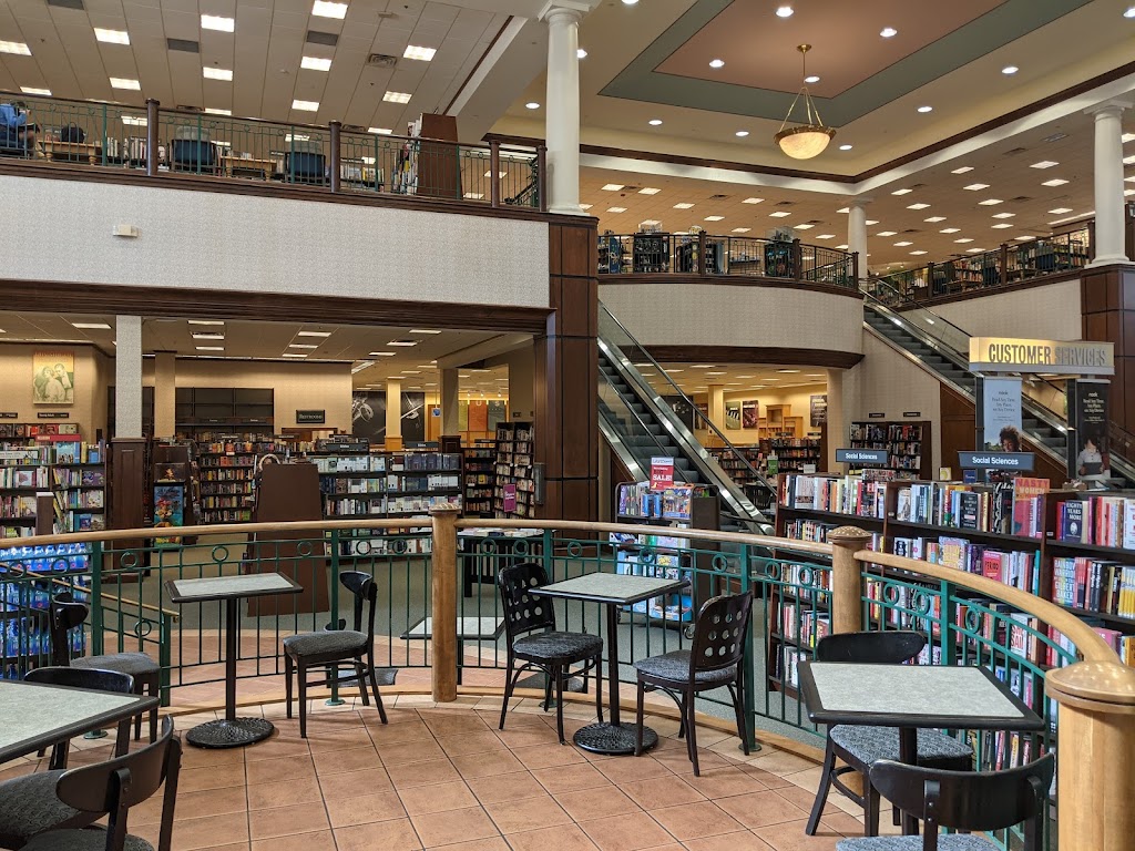 Barnes & Noble | 7700 W Northwest Hwy #300, Dallas, TX 75225, USA | Phone: (214) 739-1124