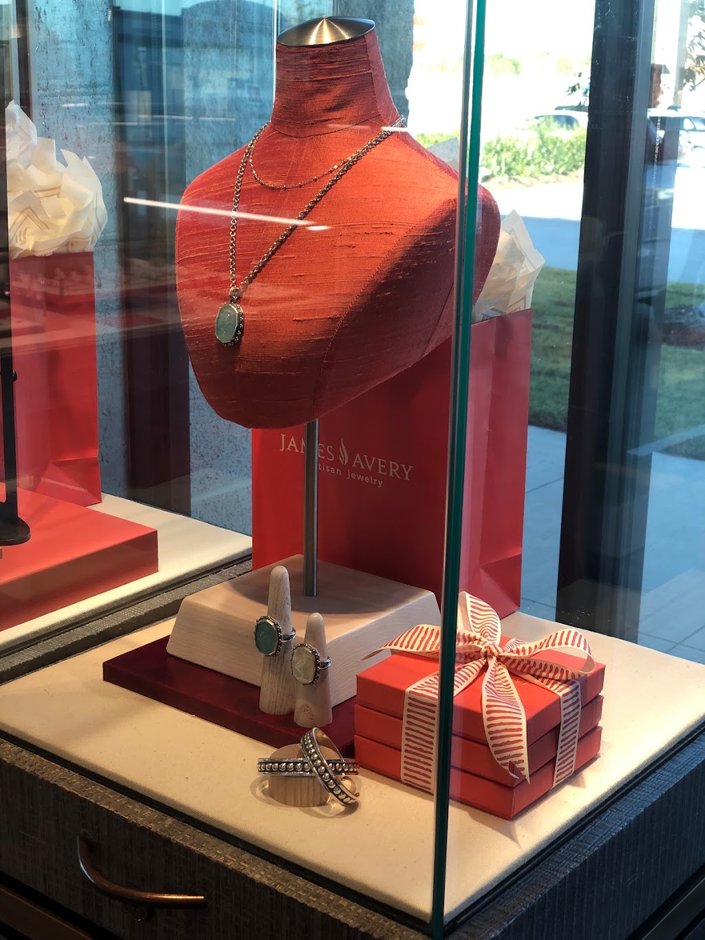 James Avery Artisan Jewelry | 1681 E Broad St #113, Mansfield, TX 76063, USA | Phone: (817) 779-5470