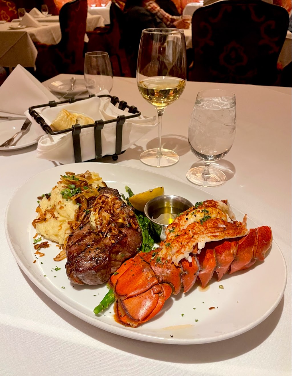 Crystal Bay Steak and Lobster House | 14 NV-28, Crystal Bay, NV 89402, USA | Phone: (775) 833-6333