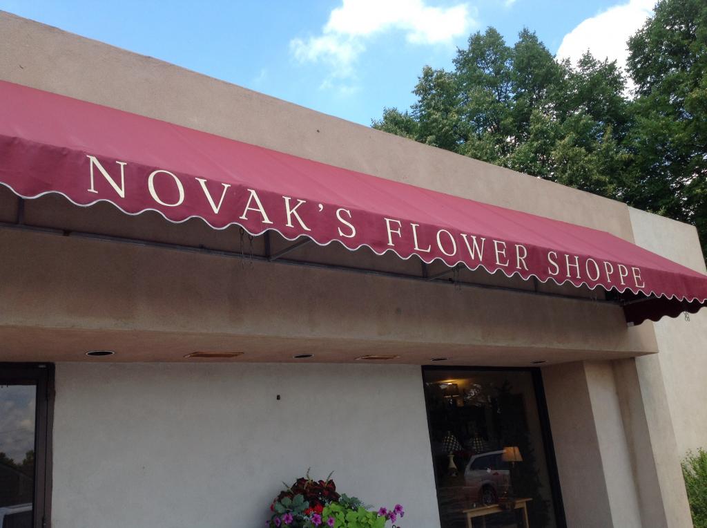 Novaks Flower Shoppe | 6149 Dunham Rd, Maple Heights, OH 44137, USA | Phone: (216) 663-2906