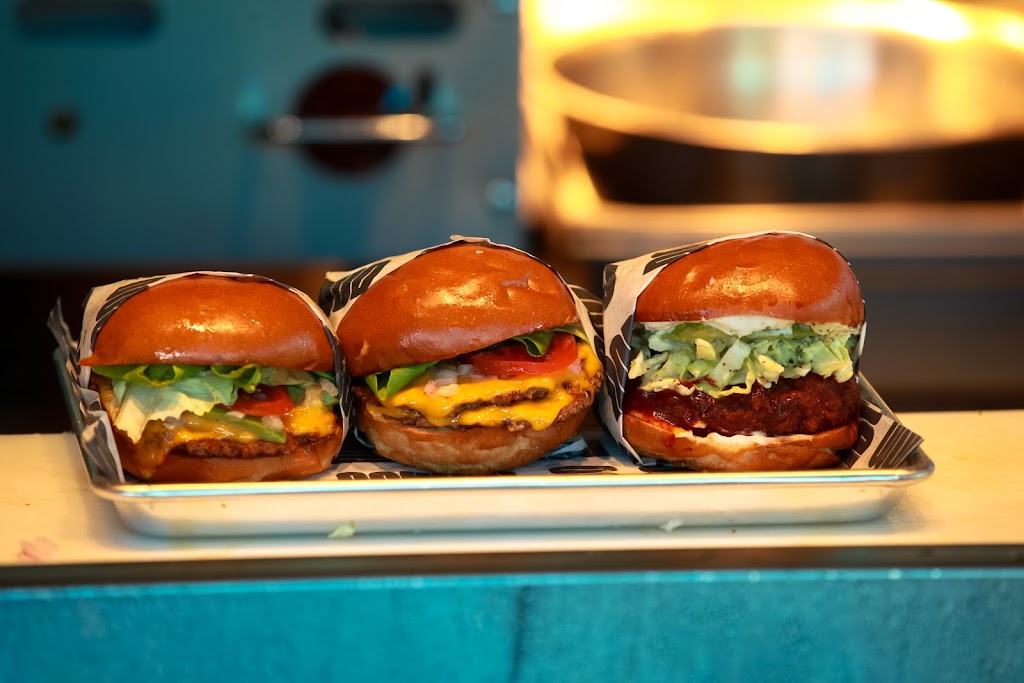 nomoo | new american burgers | 7507 Melrose Ave, Los Angeles, CA 90046, USA | Phone: (323) 433-4990