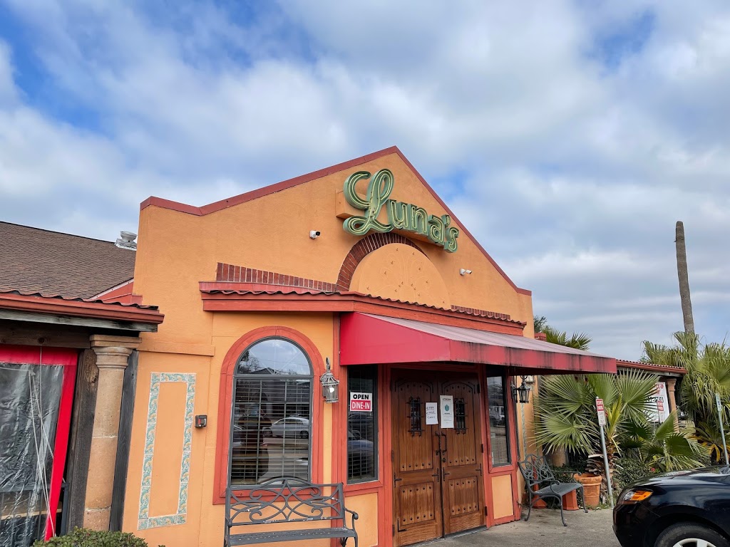 Lunas Mexican Restaurant | 704 W Parkwood Ave, Friendswood, TX 77546, USA | Phone: (281) 992-4790